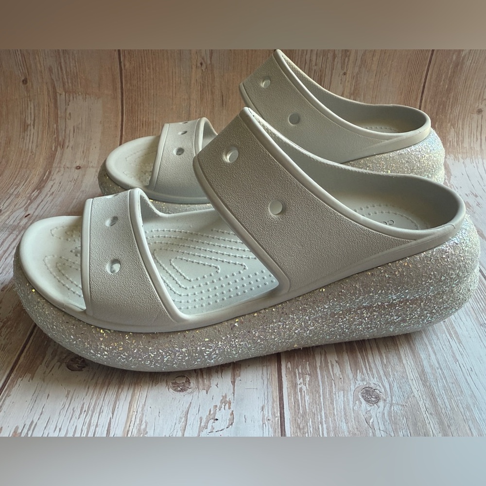 EUC CROCS Classic Crush Sandals Gray Sparkles Women’s Size 8